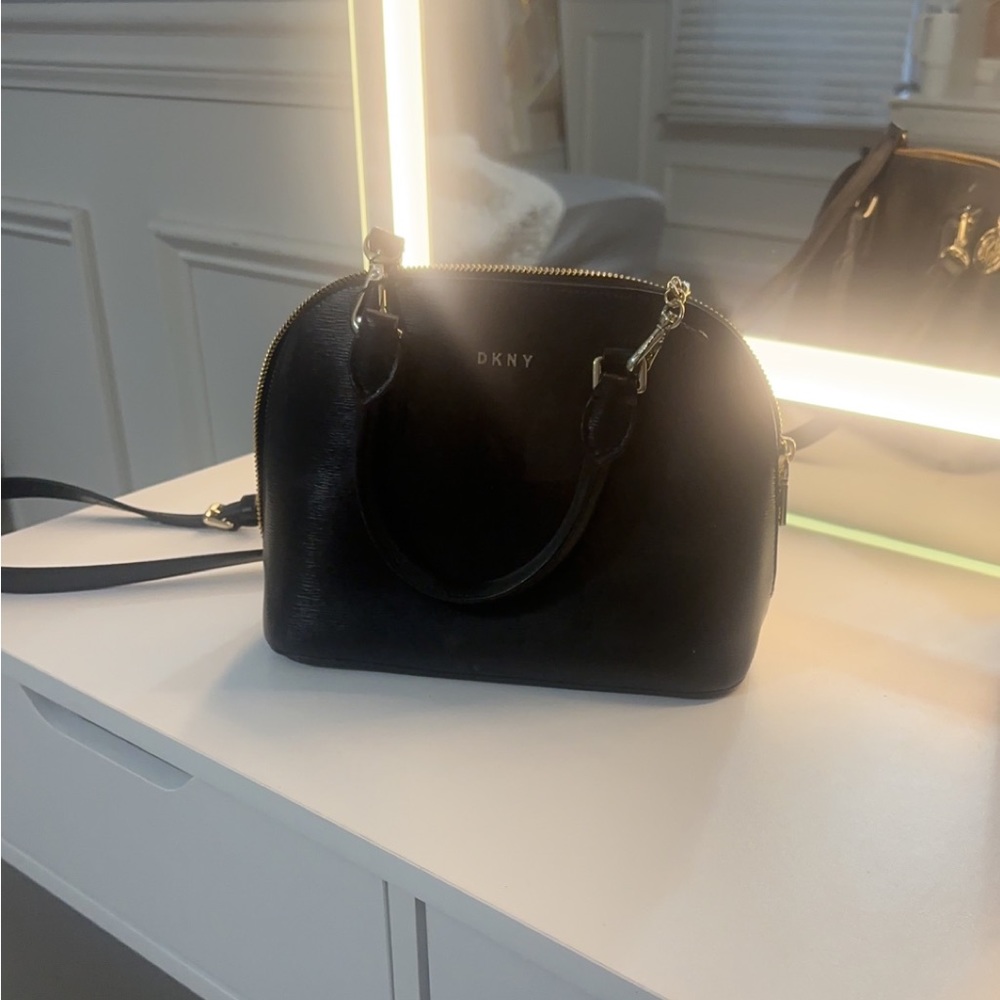 BLACK DKNY PURSE